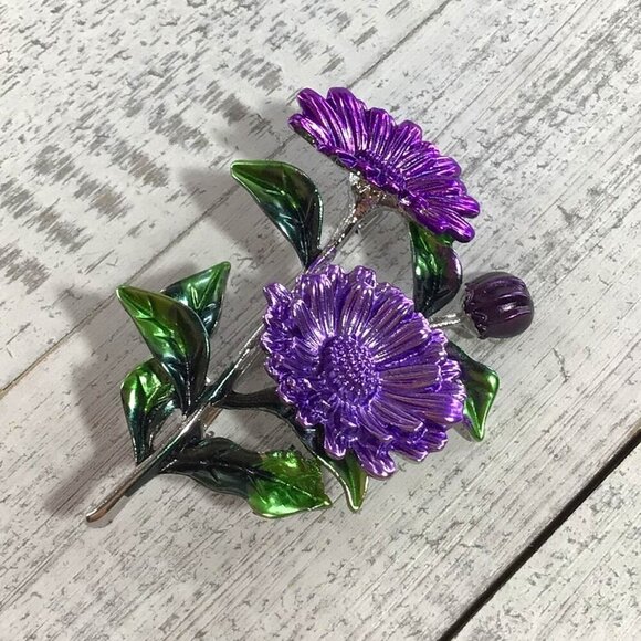 Purple Flower Brooch Pin With Green Leaves Metal Enamel Floral Design Costume Je - Picture 6 of 9